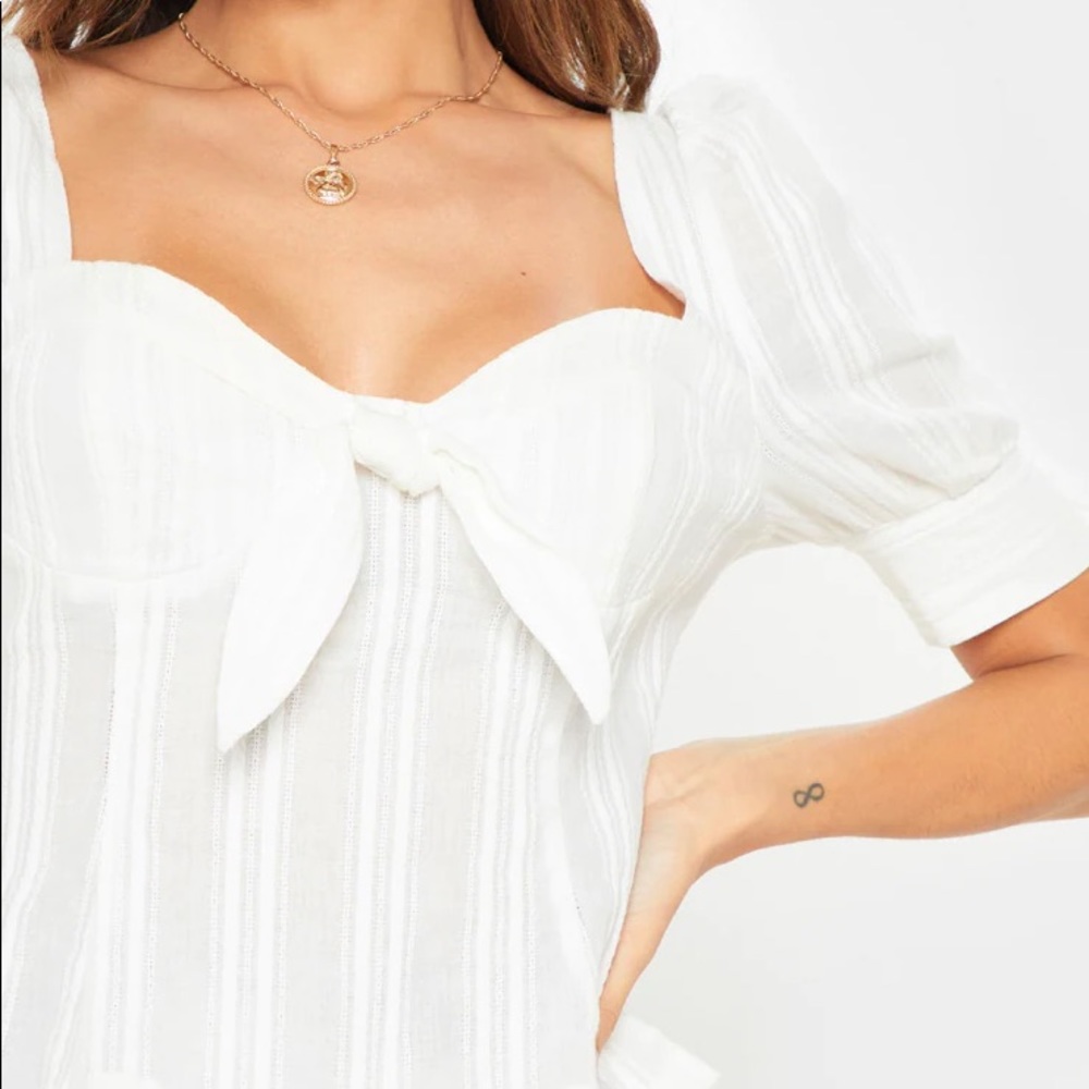 White Crochet Cup Detail Short Sleeve Top